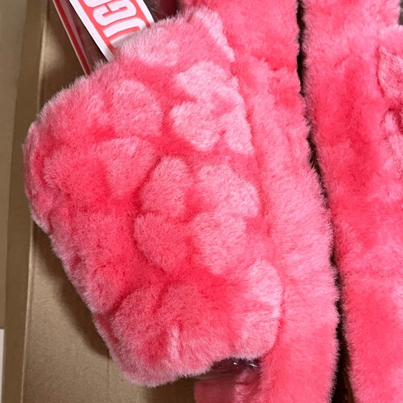 UGG NIB FLUFF YEAH SLIDE POPPY DESIGN STRAWBERRY SORBET COLOR SOFT SLIPPERS - Picture 9 of 17